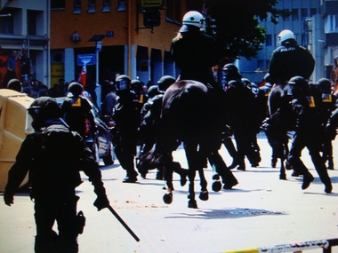 Polizeireiterstaffel in Um am 1. Mai